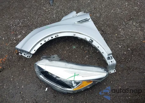 2018 Ford Escape Se z USA, uszkodzony, nr VIN 1FMCU9GDXJUB39735